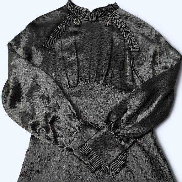 BCBGMaxAzria Tops - BCBGMAXAZRIA Vintage-Inspired Pleated Black Silk Blouse – Sz S